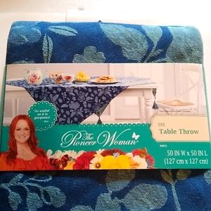 Nwt Pioneer Woman Table Runner